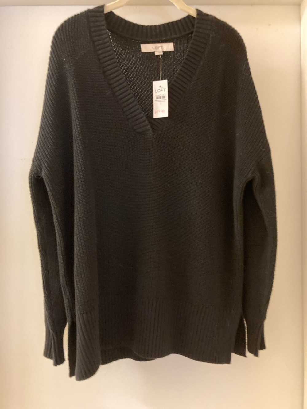 LOFT womens V-Neck Sweater in Black